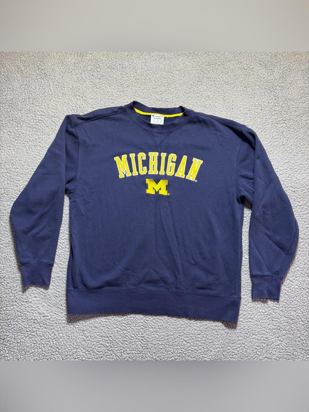 Michigan Wolverines Sweatshirt Blue NCAA Champion Crewneck Men’s Size Large